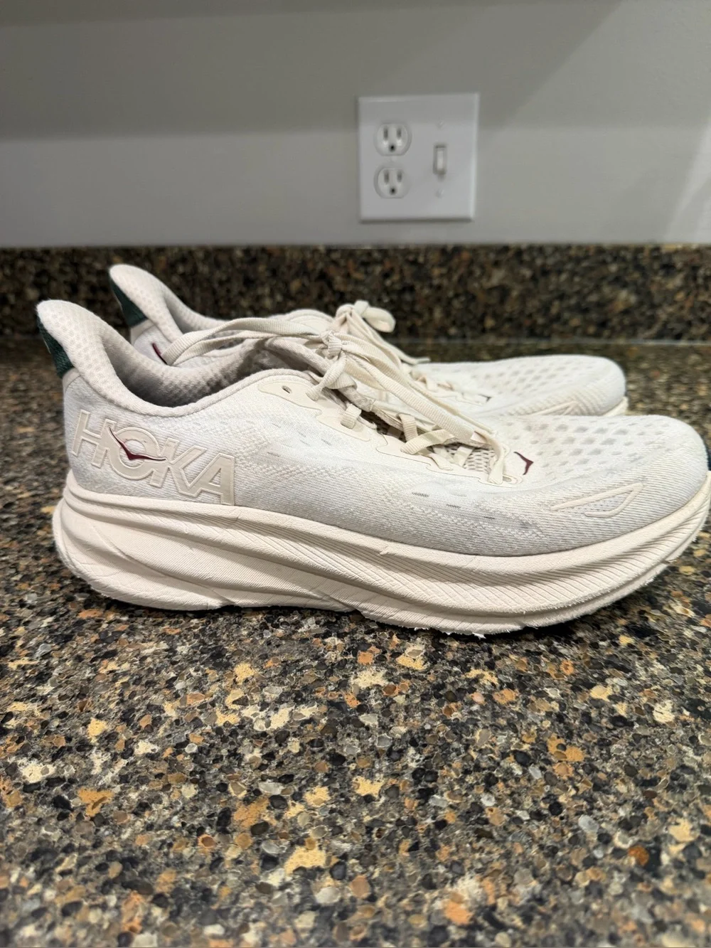 HOKA mens 10  White Running Shoes - Lightweight Cushioning